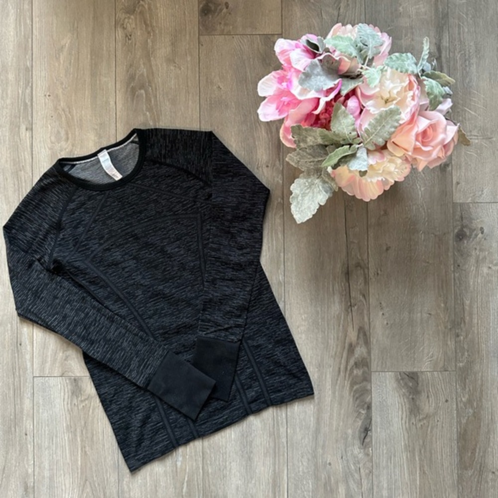 IVIVVA LONG-SLEEVE BLACK/WHITE THERMAL TOP | SZ 12‎